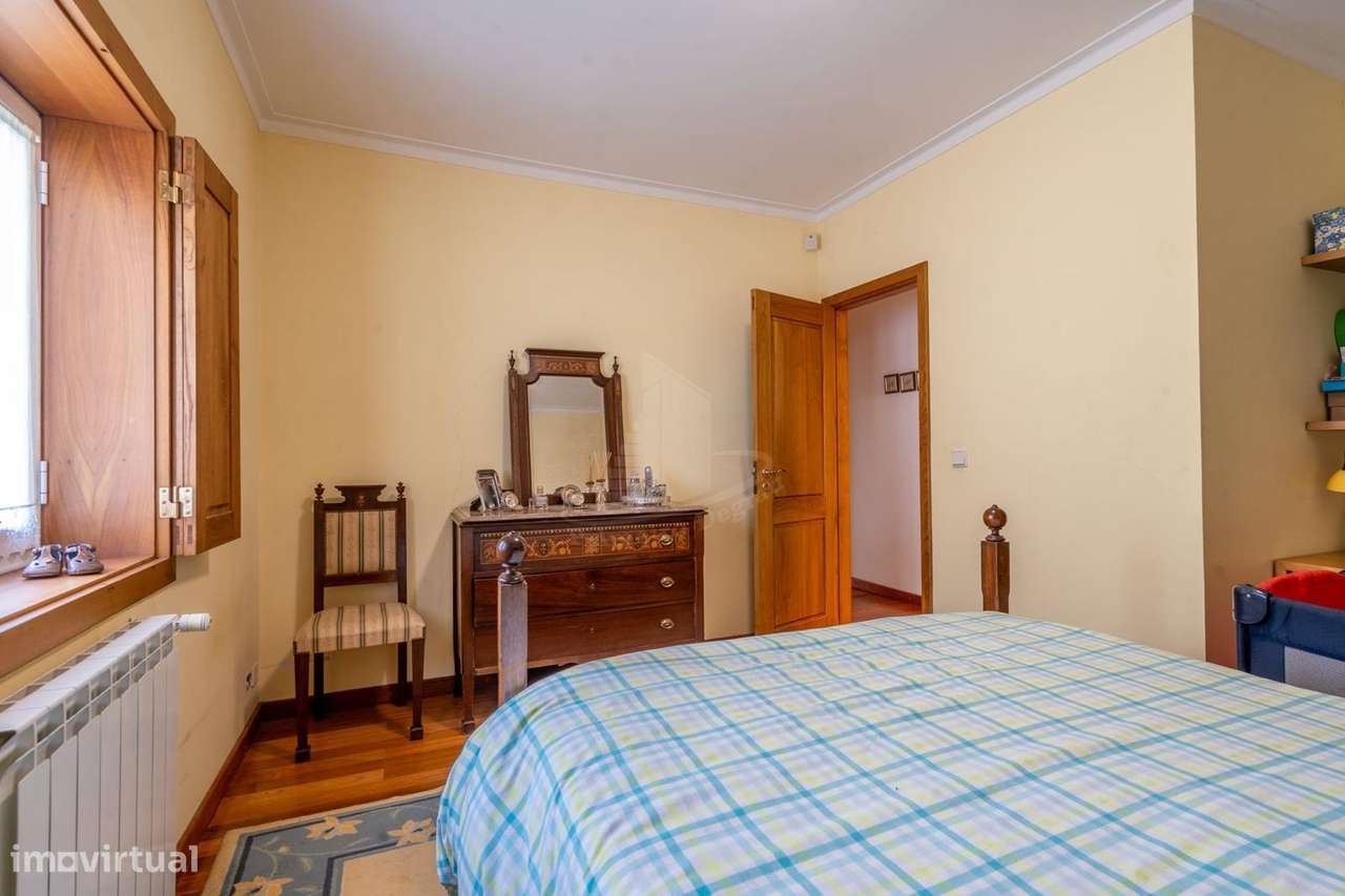 Quinta com Vinha Produtiva e Potencial Turístico junto ao Gerês-31