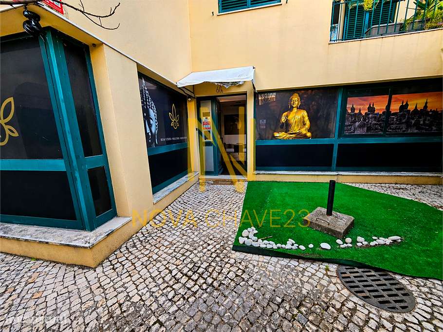 Oportunidade Única na Parede - Loja convertida em Habitação - Ap. T2-28