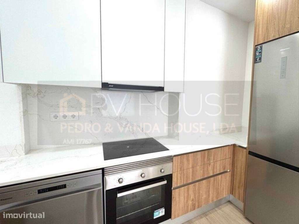 T4 Totalmente Remodelado com Suite e Cozinha Equipada | Rio de Mouro-9