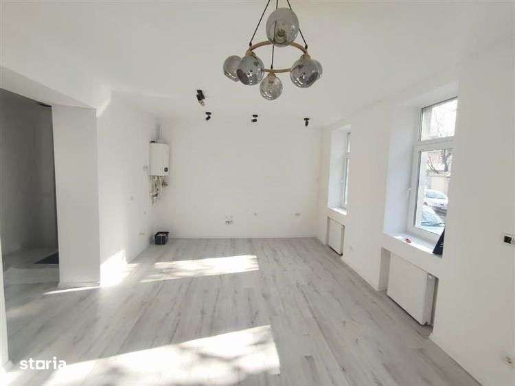 Garsoniera renovata in villa centrala termica - Zona Armeneasca