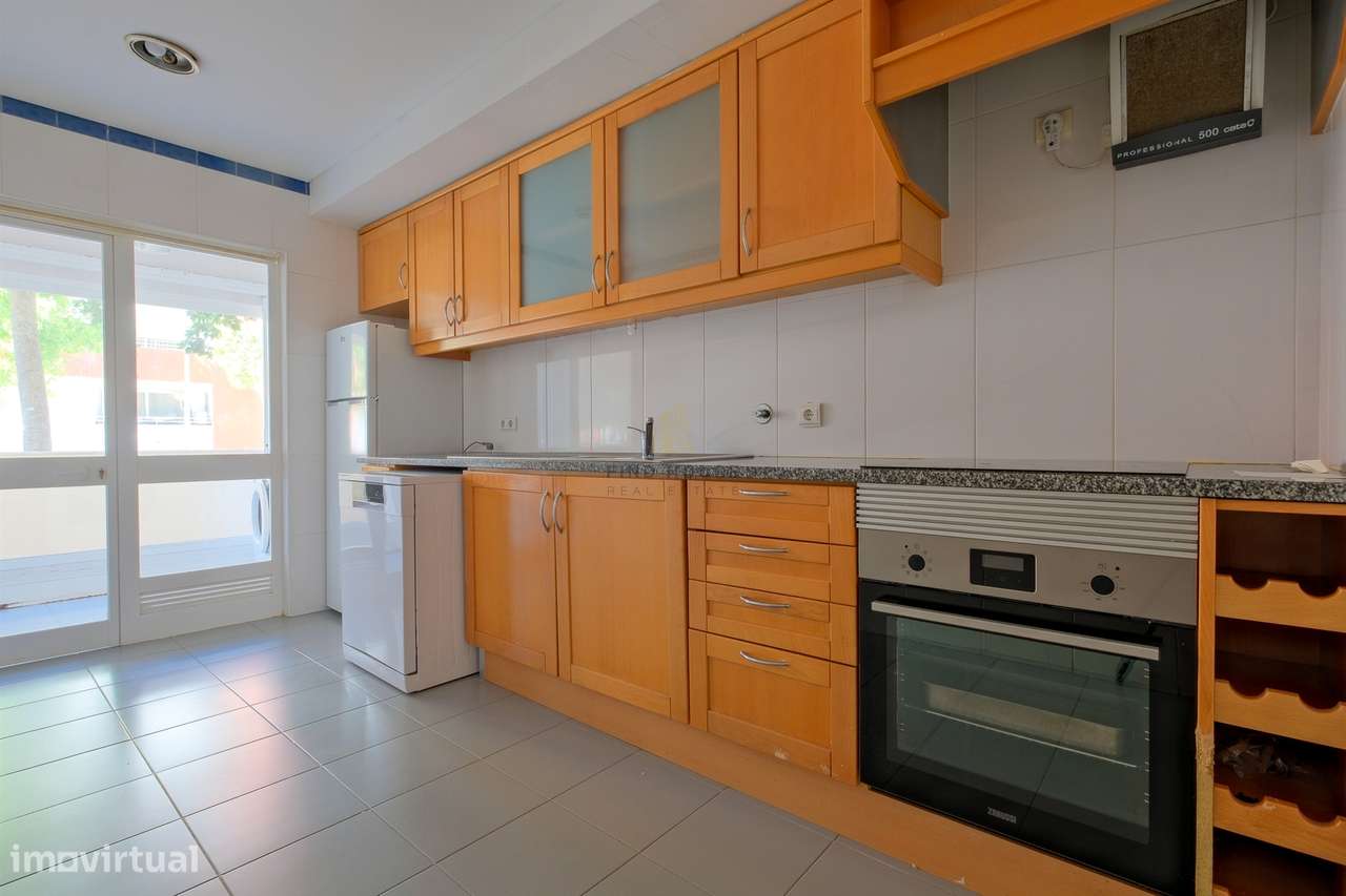 Vende-se T1 com garagem no Parque de São Domingos, em São Domingos de-0