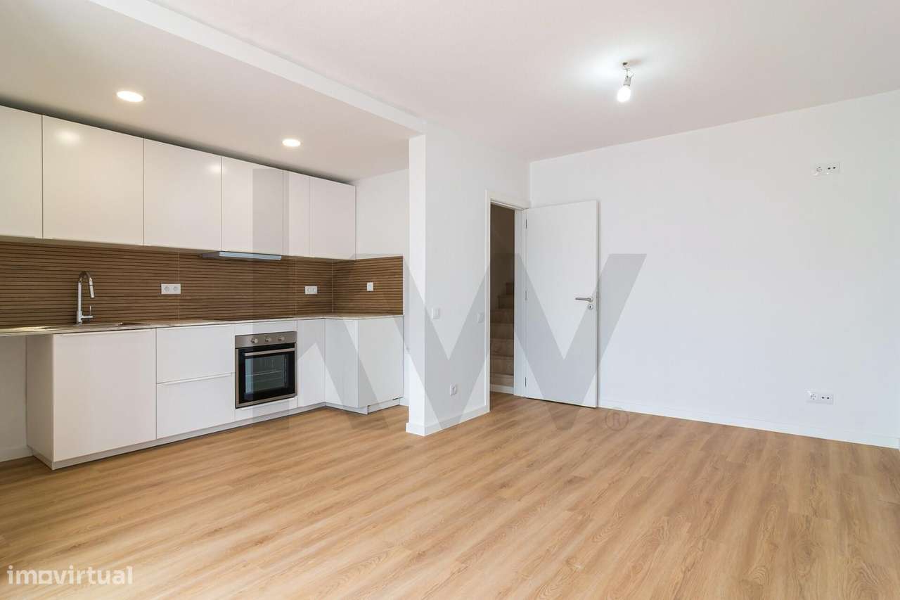 MORADIA T4 RENOVADA, 5 MIN A PÉ DA PRAIA DA CALIFÓRNIA, PÁTIO PRIVADO - Grande imagem: 5/47