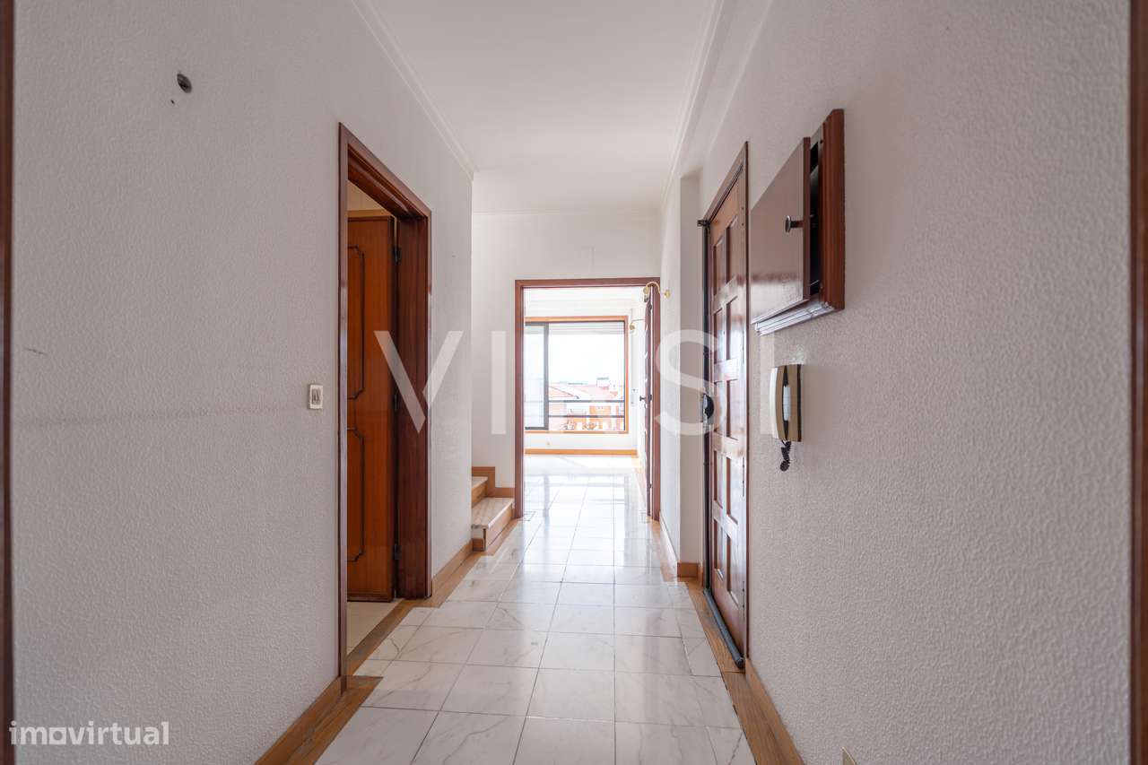 Apartamento T3 duplex c/ garagem em Coimbra - Celas-1