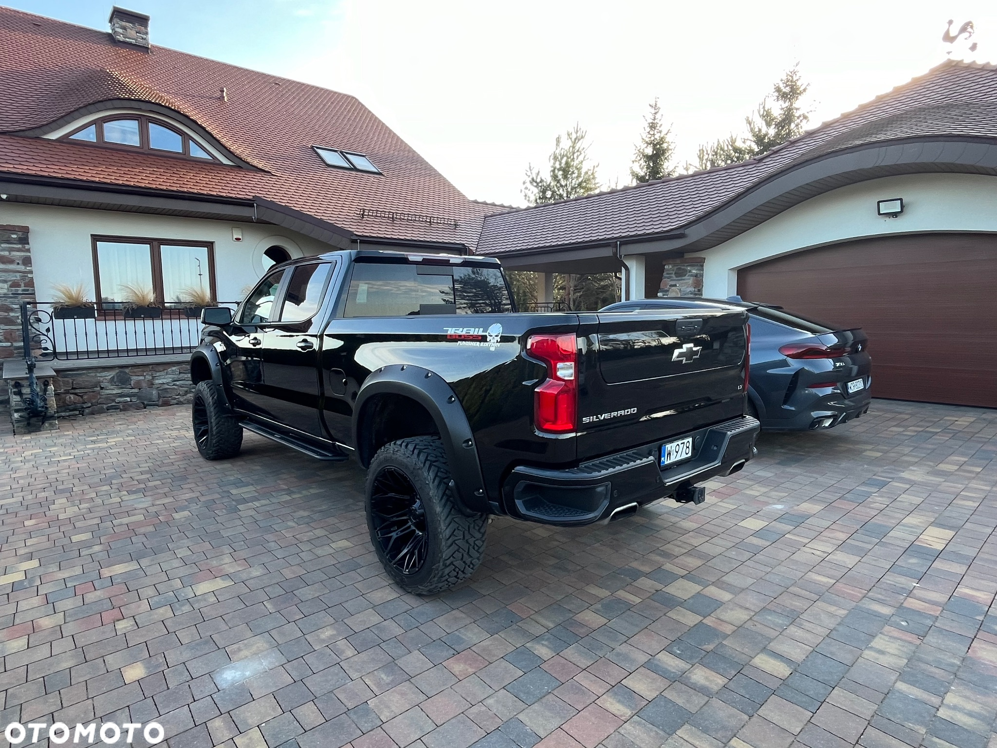 Chevrolet Silverado - 12