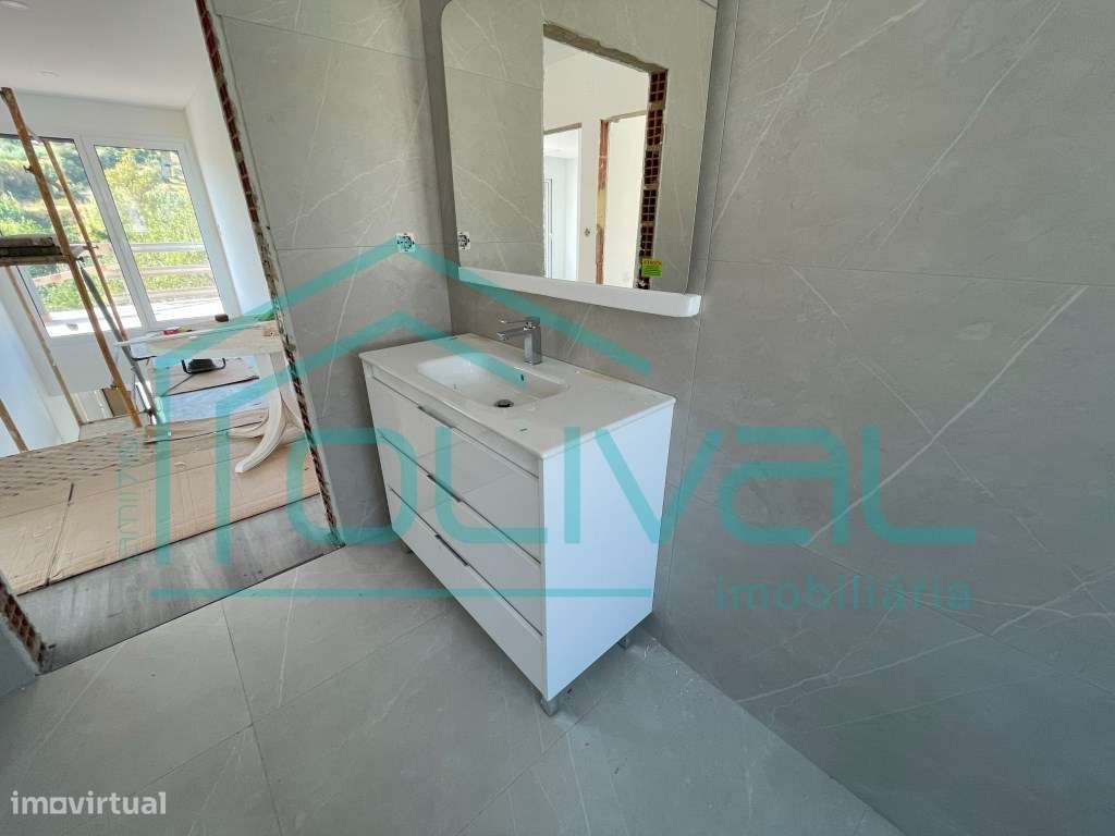 Moradia Isolada Tipologia T4 com Garagem-11