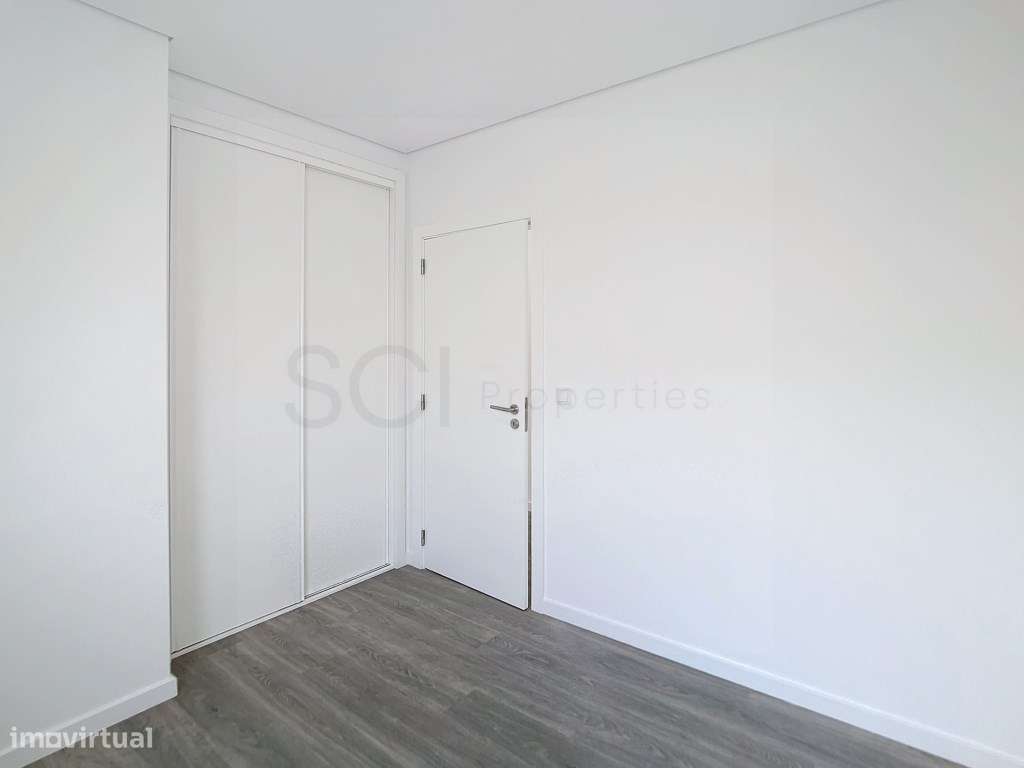 Moradia T3 duplex no centro de Fernão Ferro-19