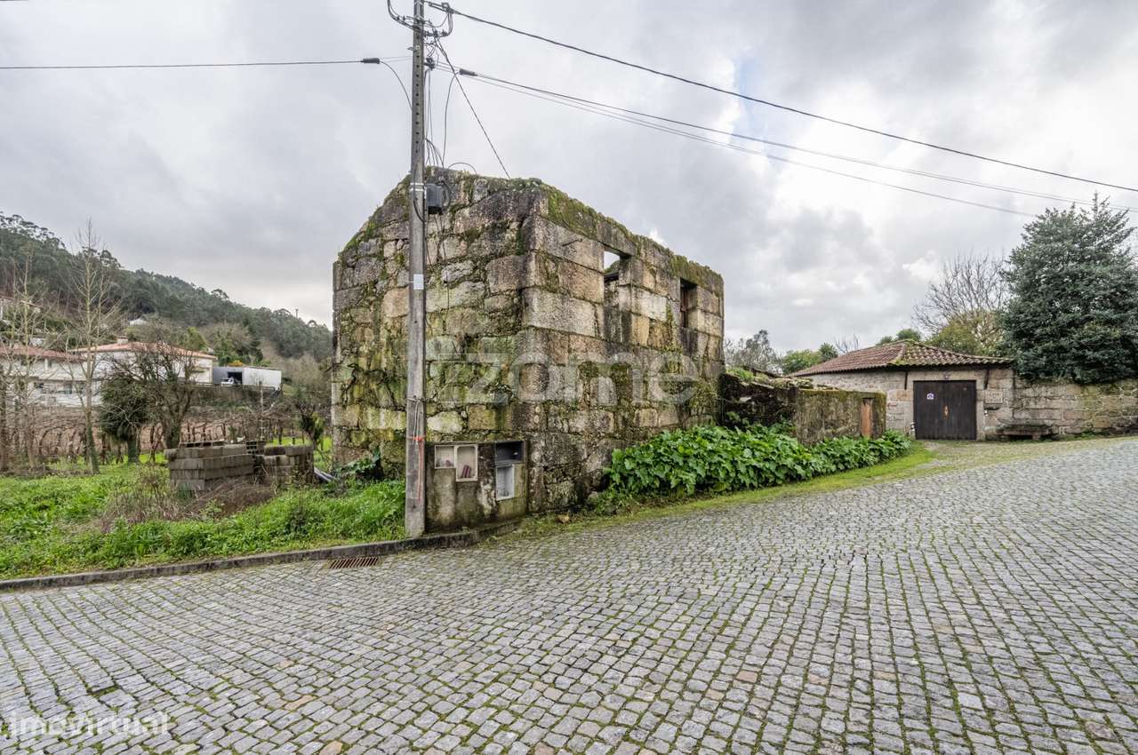 Ruína Em em Oliveira de S. Pedro com Projeto Aprovado-0