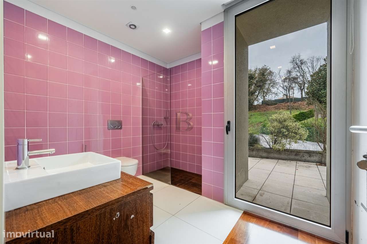 Moradia T4 Venda em Oliveira, São Paio e São Sebastião,Guimarães-38