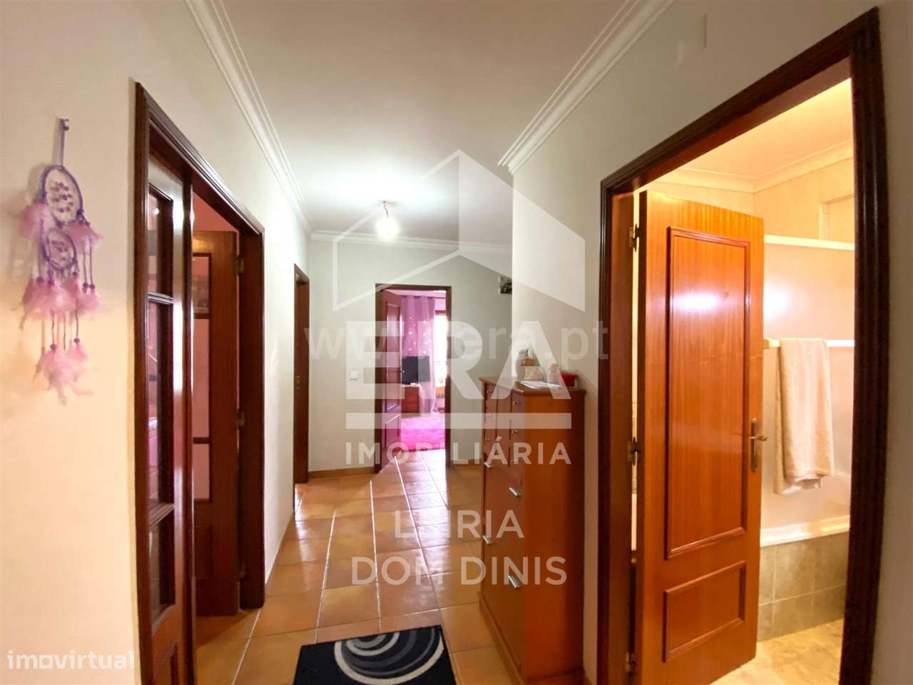 Apartamento T2 com varanda, terraço e garagem em Leiria-1