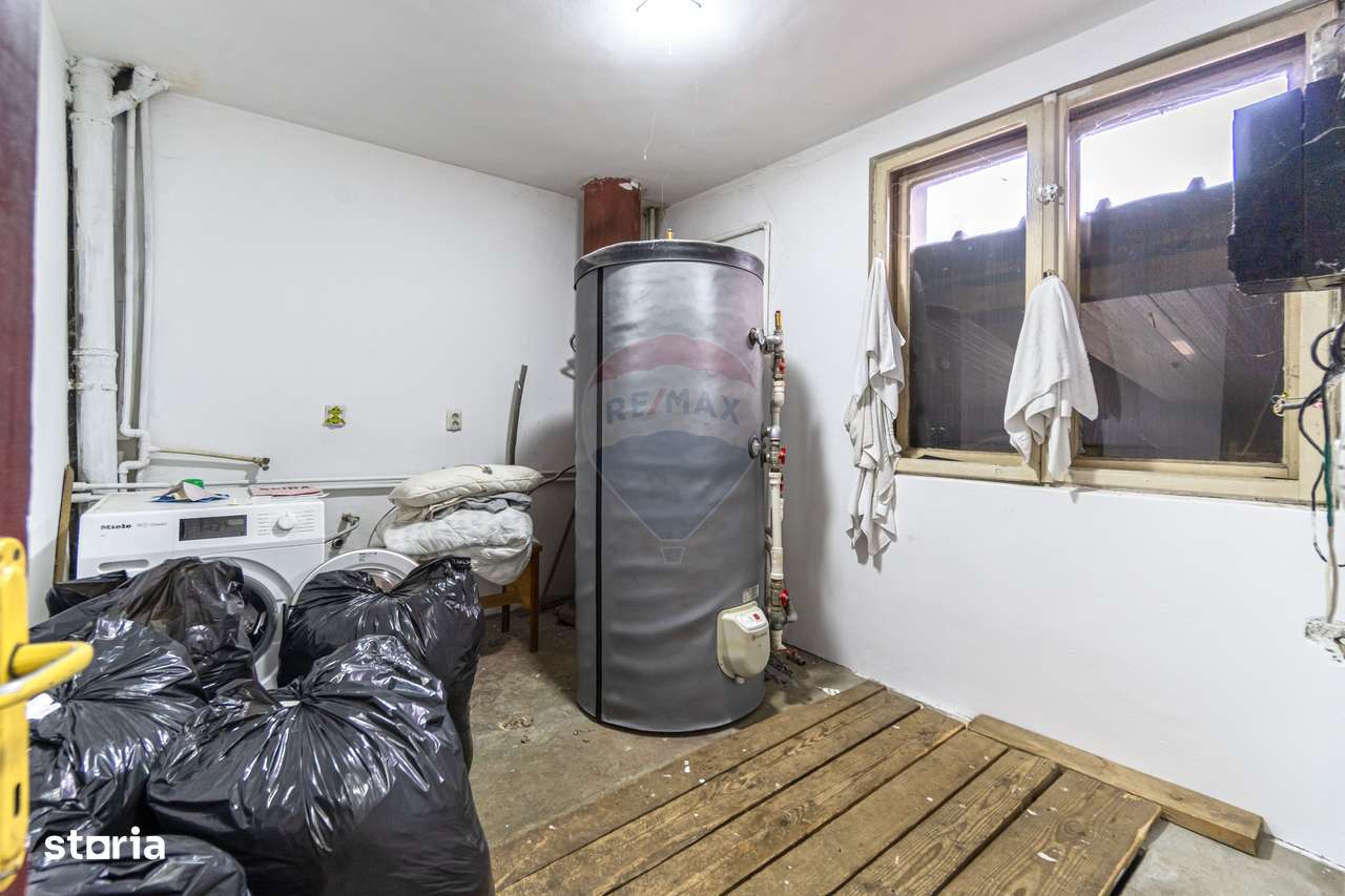 Casă / Vilă cu 20 camere de vânzare în Timisu de Jos, DN1, Brasov-8