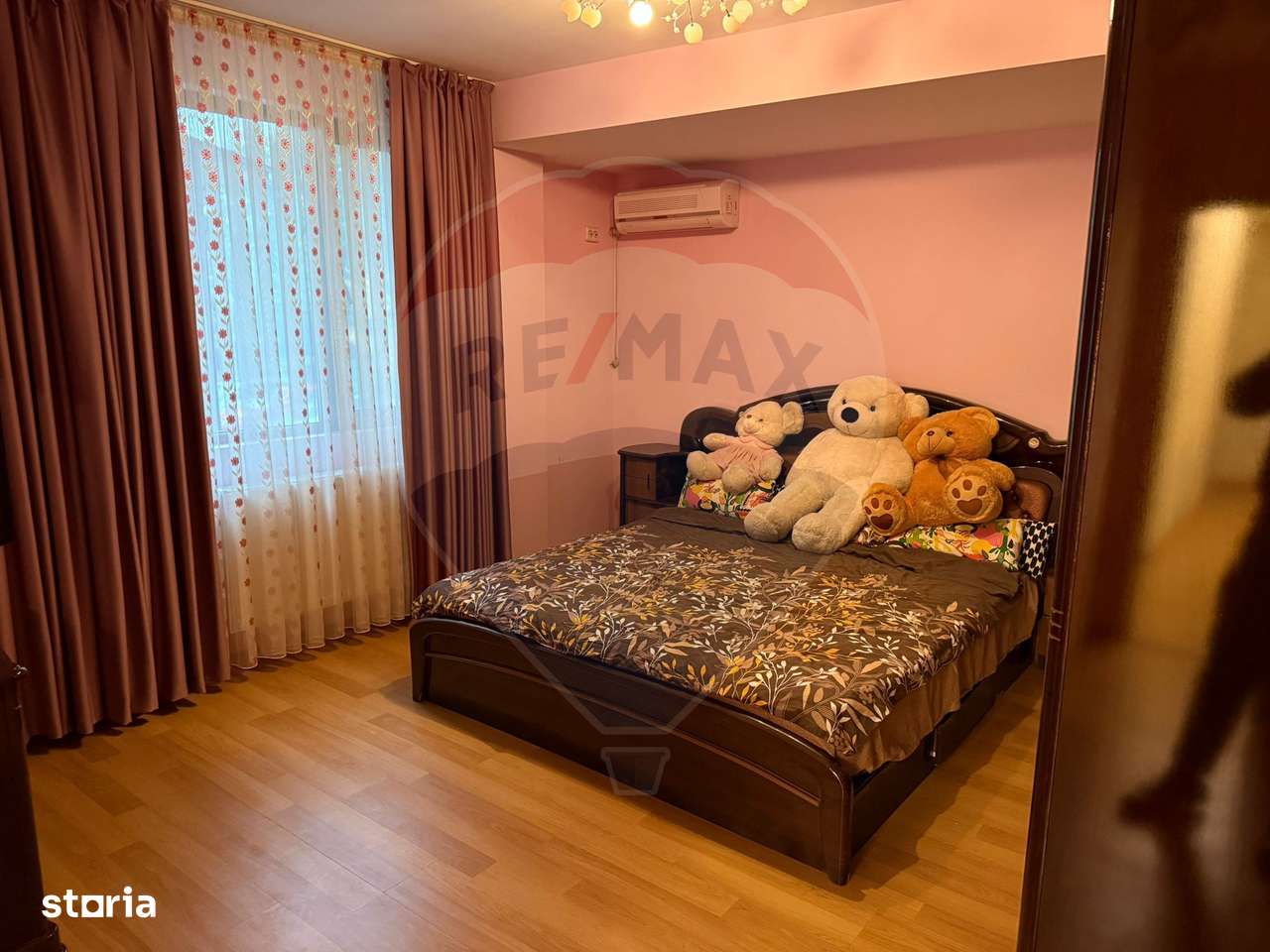 VANZARE Apartament cu 3 camere in zona Voluntari-13