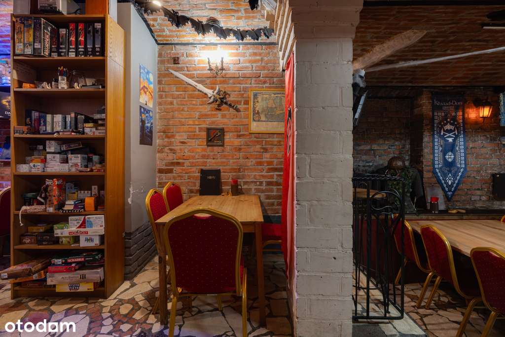 Dwupoziomowy lokal usługowy z witryną-6