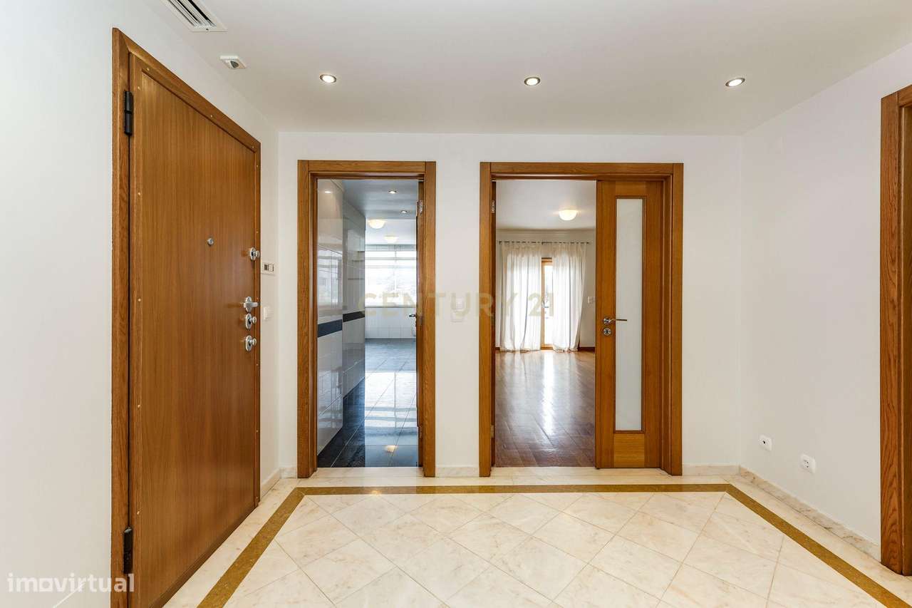 Apartamento T2 moderno, perto do Metro, garagem e arrecadação, Olaias - Grande imagem: 5/18