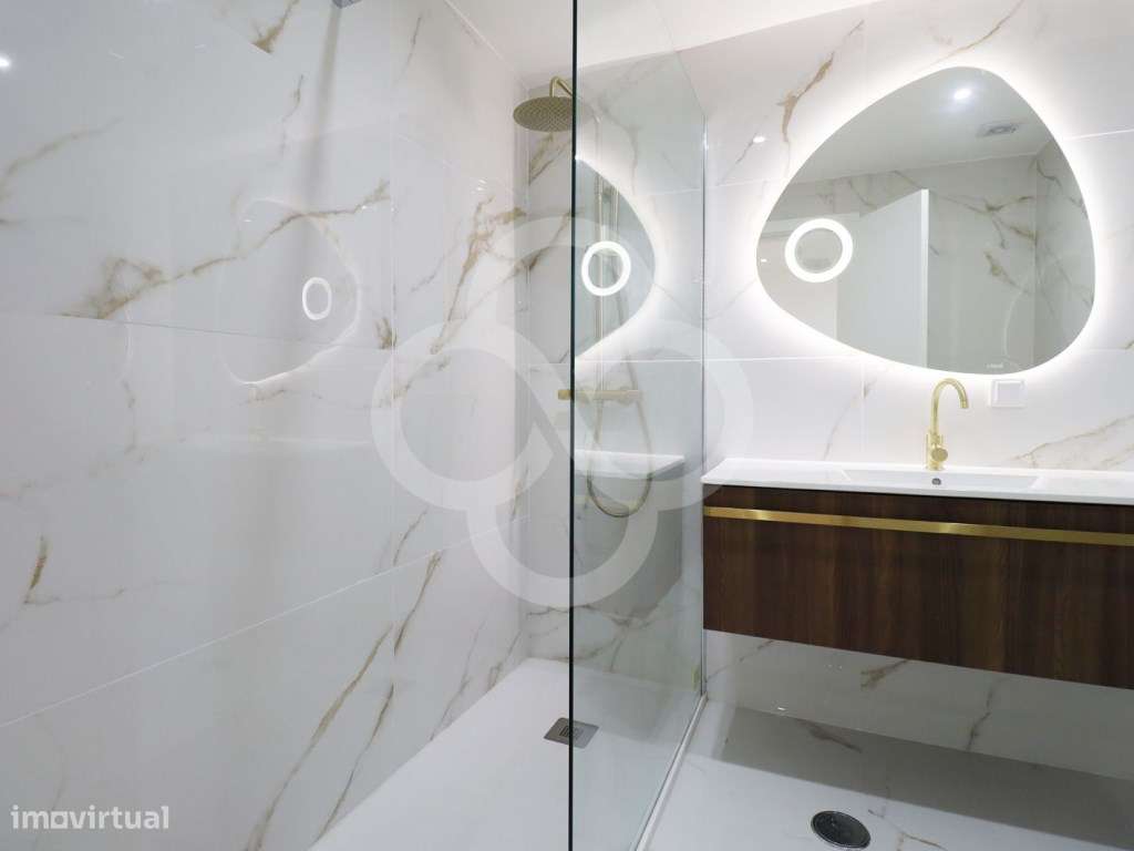 Apartamento T3 remodelado ao Chiado e Santos ao IADE e ISEG em Lisboa-13