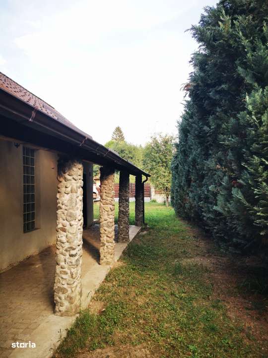 Casa individuala, complet renovata, pe Valea Draganului!-5