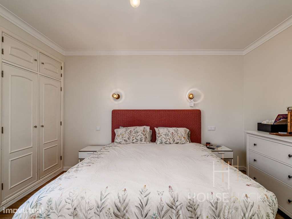 T2+2 Duplex Renovado com parqueamento e arrecadação-13