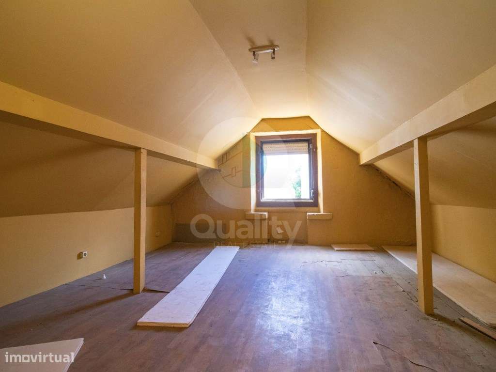 MORADIA T2 DUPLEX COM PROJECTO, NO CENTRO DO BARREIRO-6