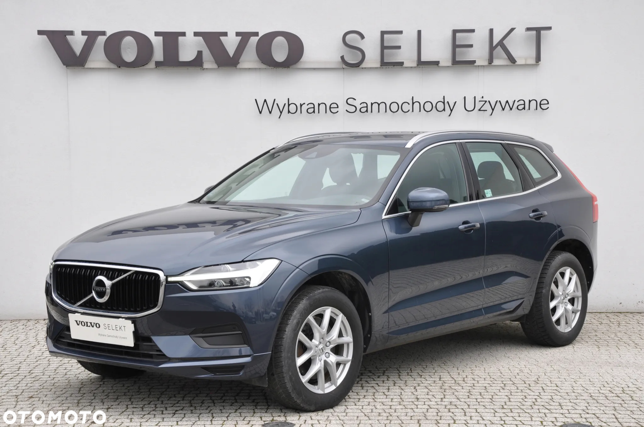 Volvo XC 60 D4 Momentum Pro - 2