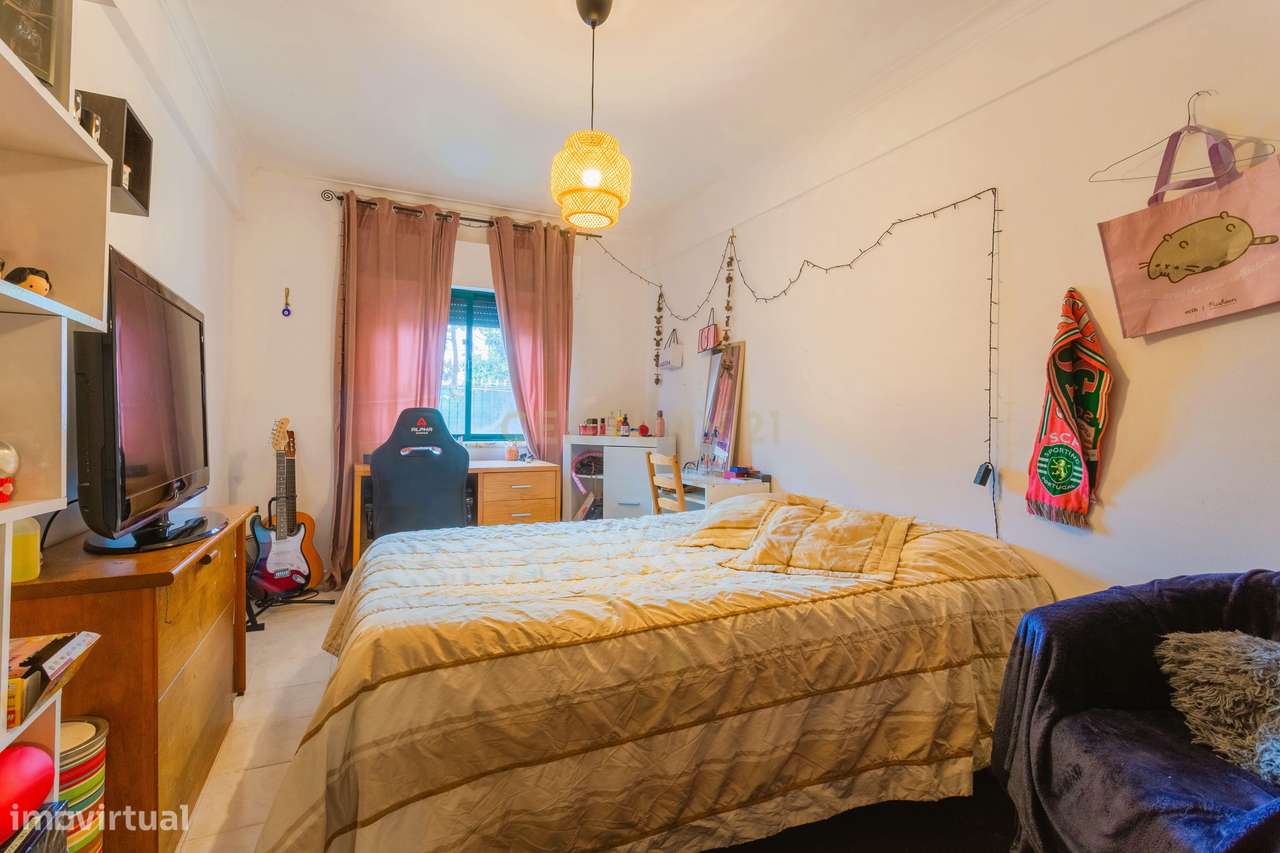 Andar de Moradia com Excelente Espaço Exterior / Terraço com 50 m² e S-19