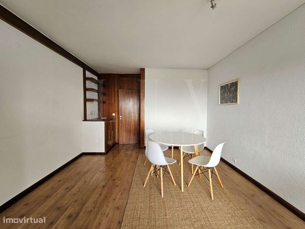 APARTAMENTO T1 EM CARCAVELOS COM VISTA MAR 1ª LINHA A 200m DA PRAIA-8