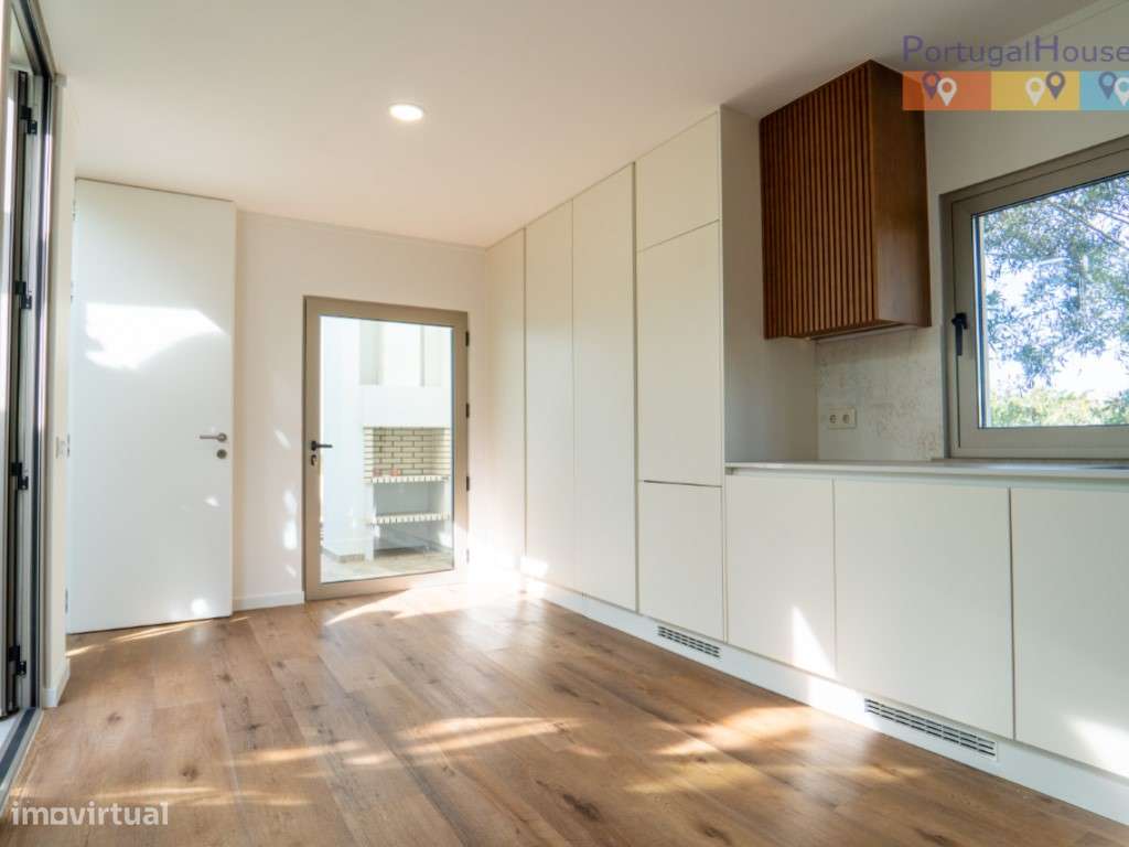 Moradia T4 de Luxo com terreno de 5.300 metros quadrados-20