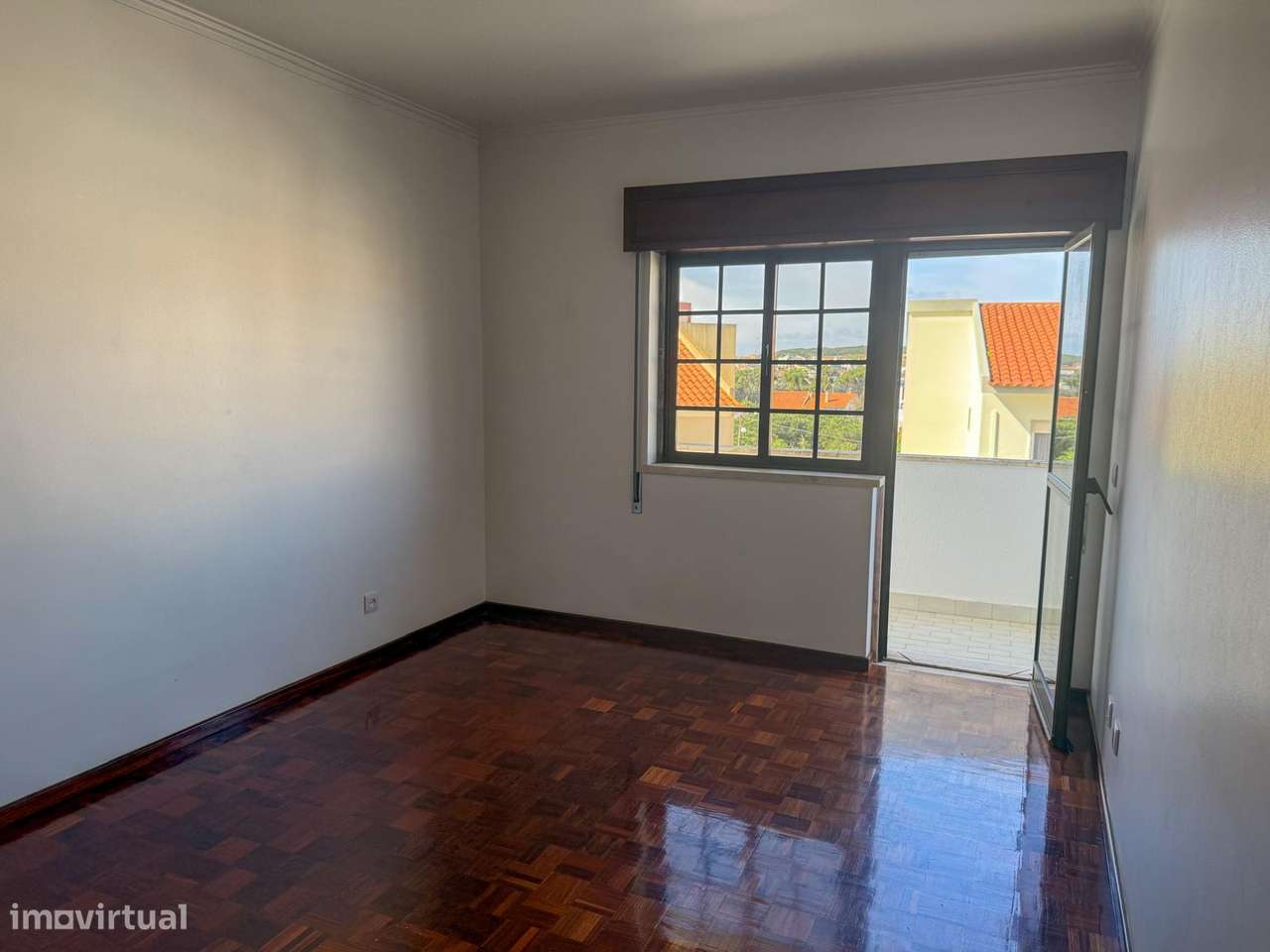 T3 Centro de Queijas, Oeiras. Parqueamento, Arrecadação, Varandas.-18