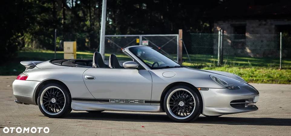 Porsche 911 Carrera Cabrio - 10