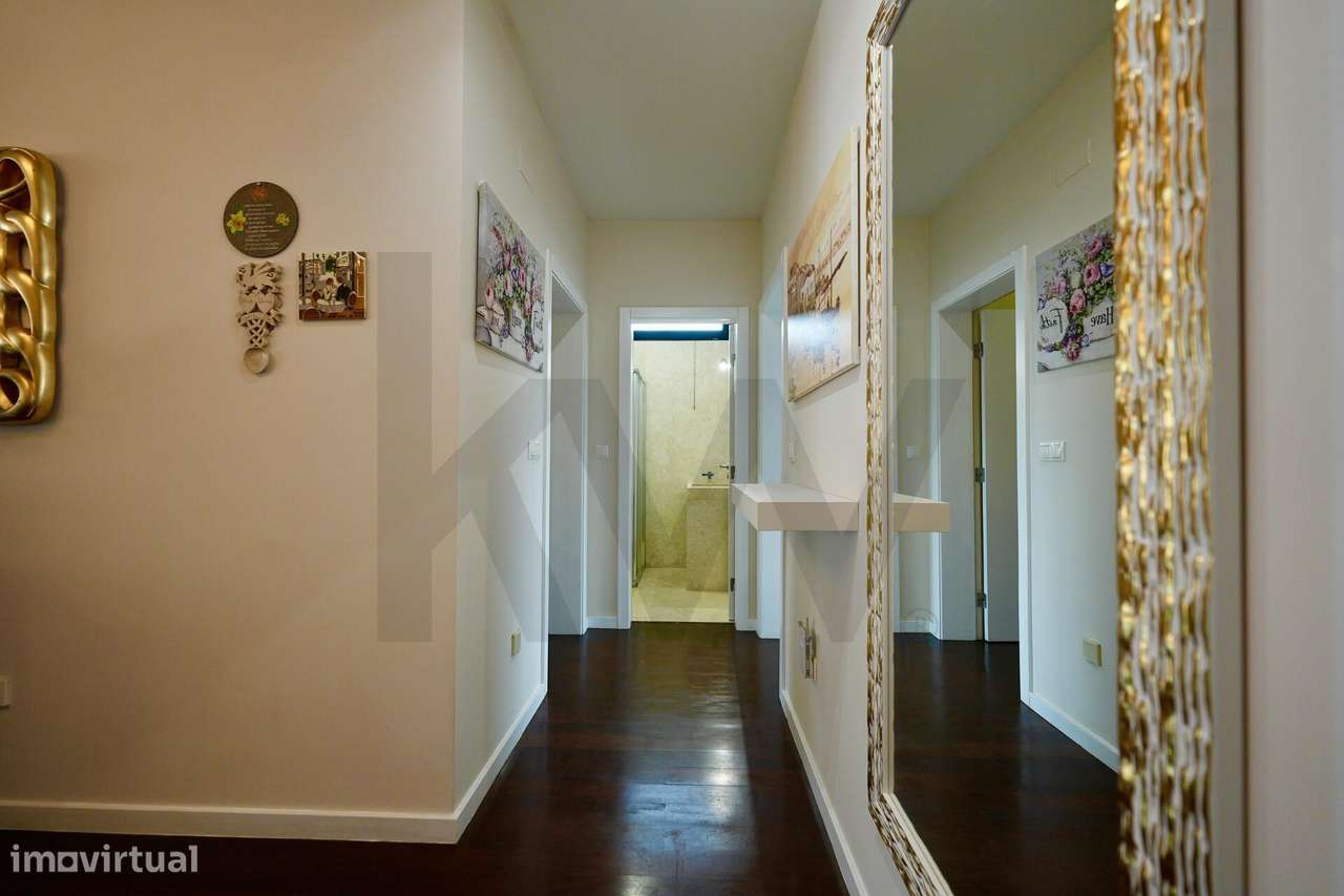 Apartamento T2 nas Madalenas com 170 m2 de área bruta, último piso.-17