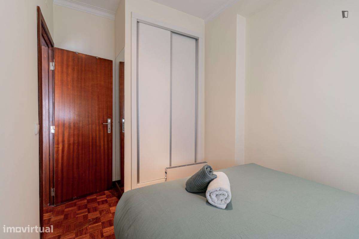 Apartamento com 1 quartos - localizado em Santo Ildefonso Porto - Grande imagem: 2/9