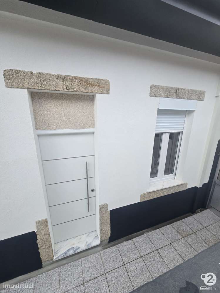Moradia T0 Duplex totalmente remodelada no Bonfim-0