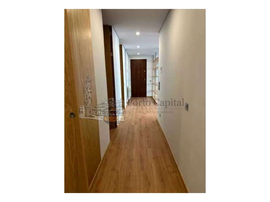 Luxuoso apartamento T4 para venda com uma area 227m2 de area. - Grande imagem: 4/9