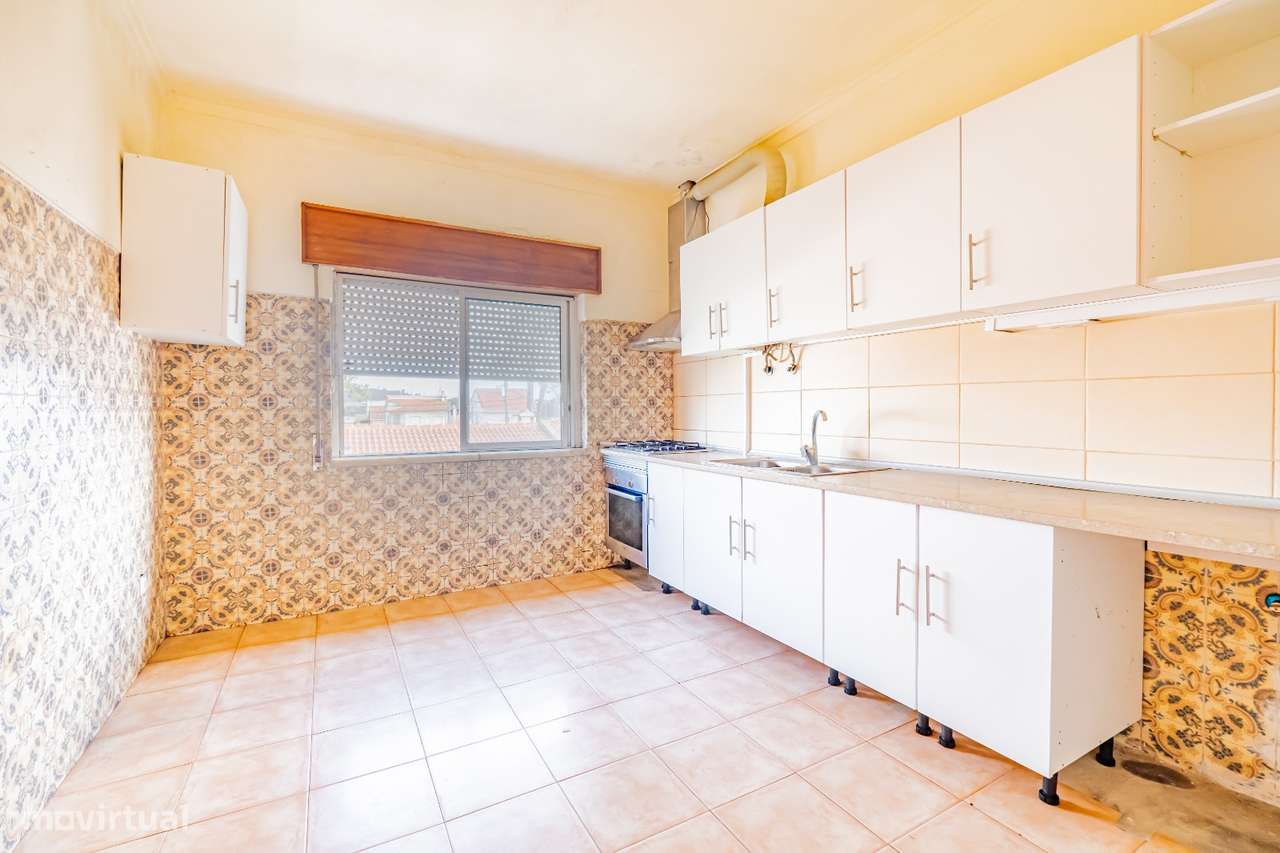 Moradia Bi-familiar T2 + T3 na Quinta do Conde - Grande imagem: 5/60