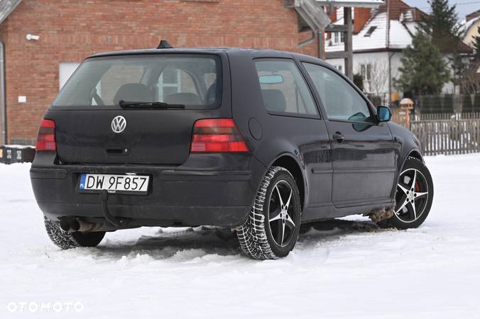 Volkswagen Golf - 2