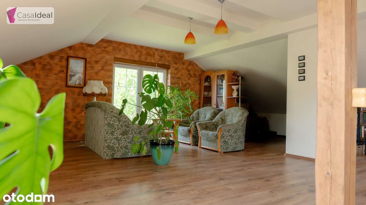 Na sprzedaż, przestronny dom z ogrodem i garażem !-12