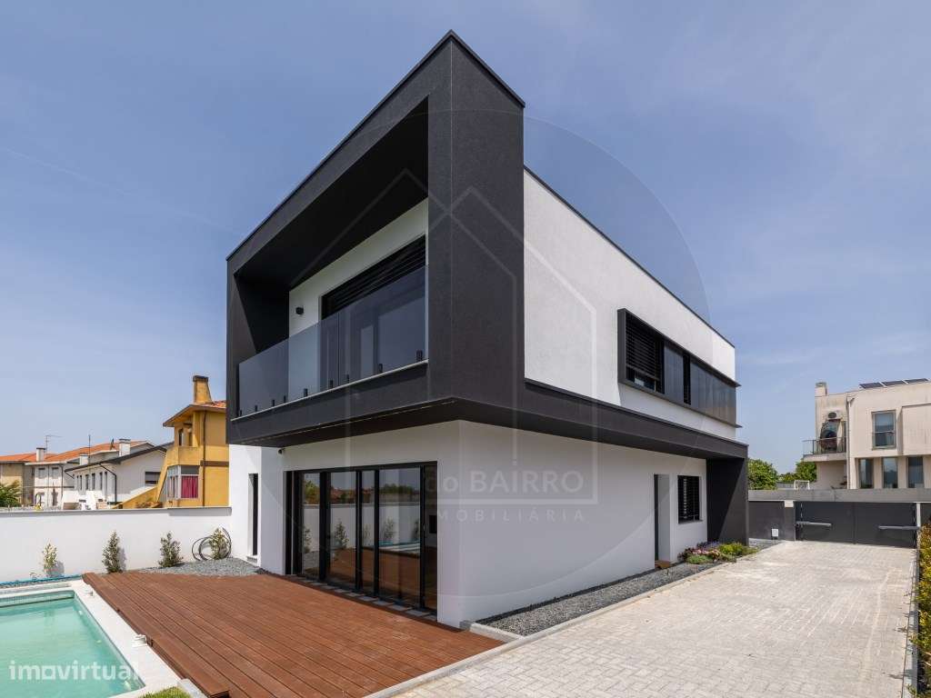 Moradia T4 com Piscina, design moderno, em Vila Nova de Gaia-49