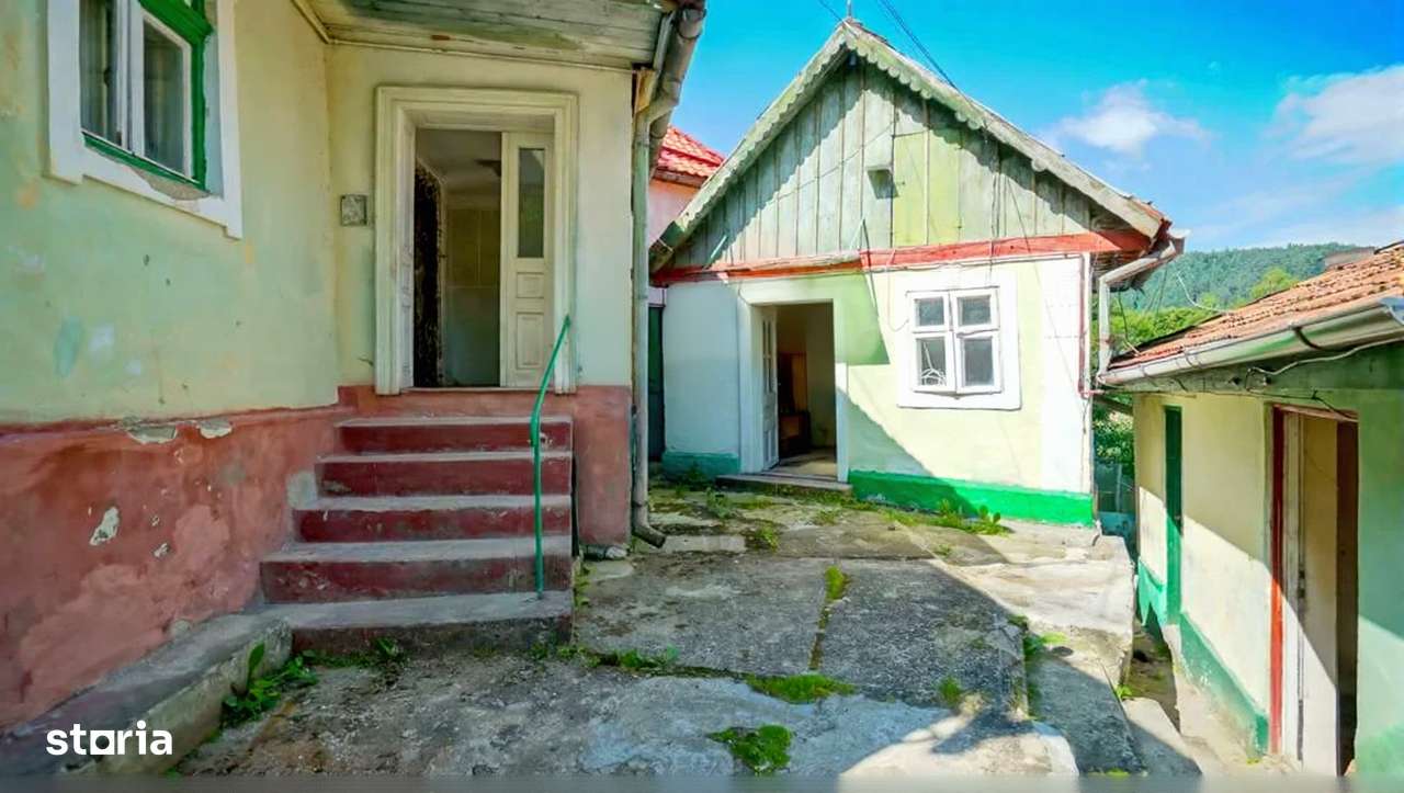 Vand casa saseasca renovabila cu teren de 254 mp in Schei - Imagine principală: 5/17