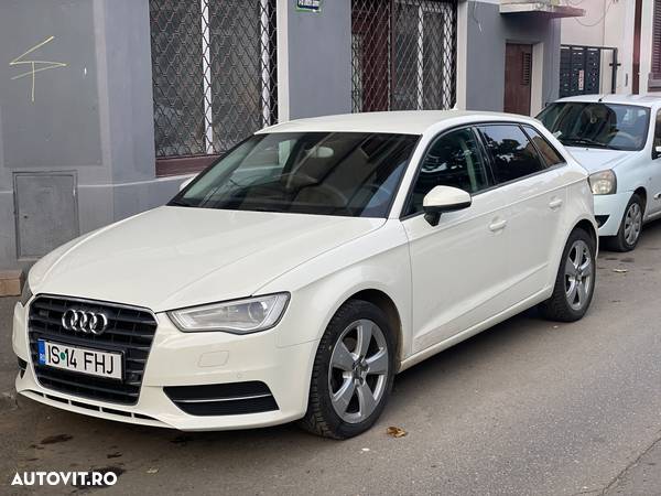 Audi A3 Sportback 1.6 TDI Stronic Ambition - 15