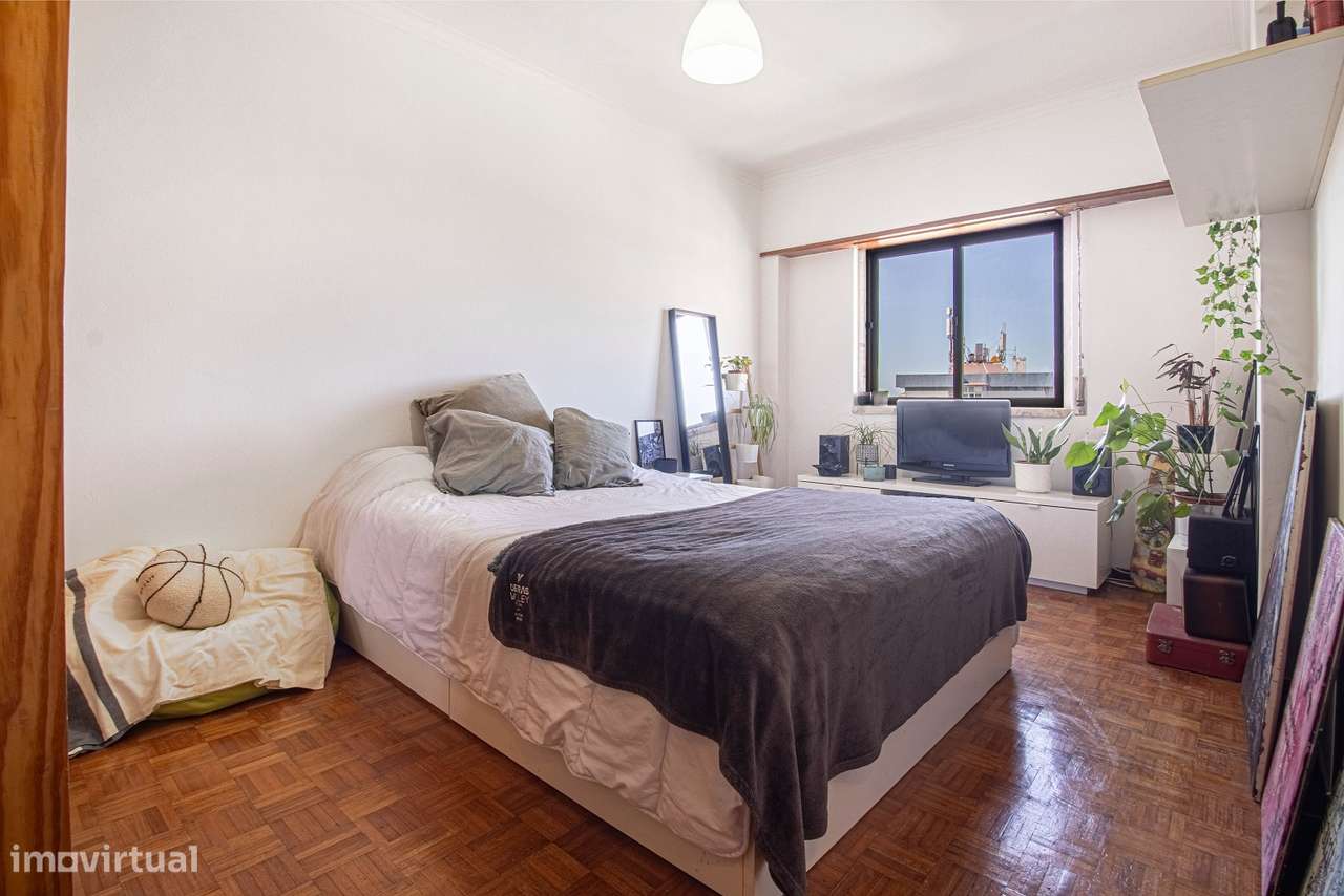 Apartamento T3 com garagem em Carnaxide-14