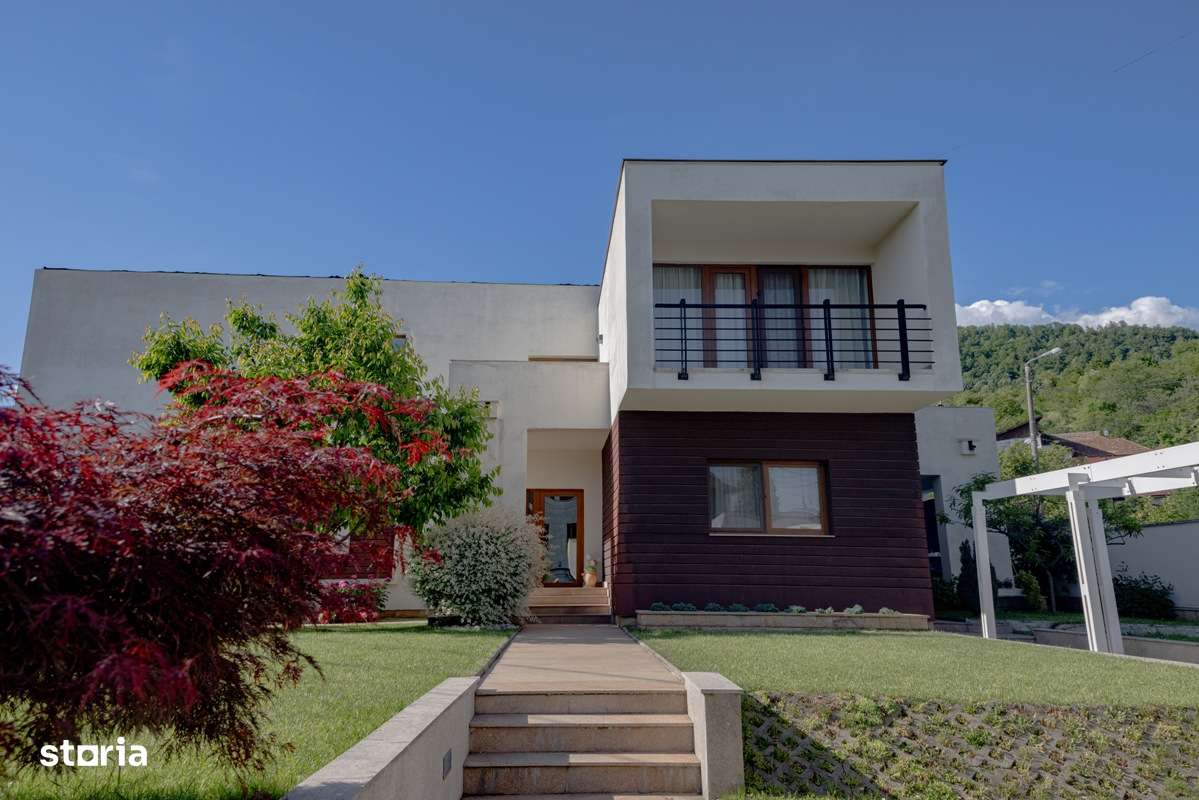 VILA DE LUX, zona Cartier Sasar , 450mp cu 10 ari teren!-2