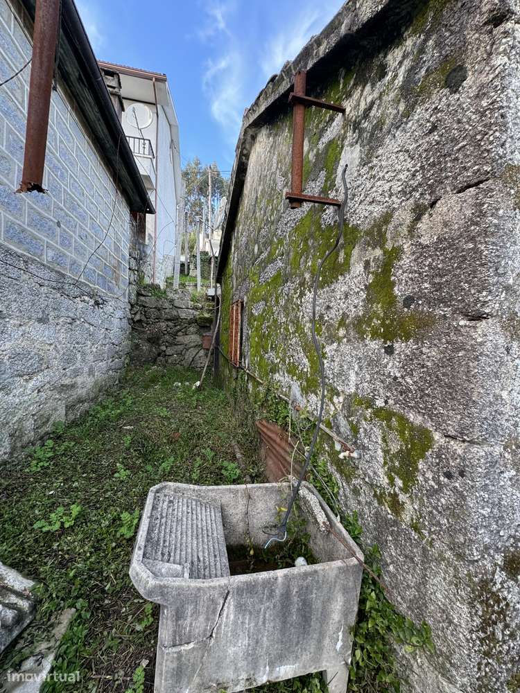 Moradia T2 com terreno e vistas naturais-11