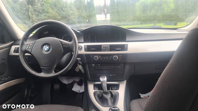 BMW Seria 3 316d Touring Modern Line - 10