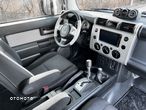 Toyota FJ Cruiser 4.0 4x4 - 8