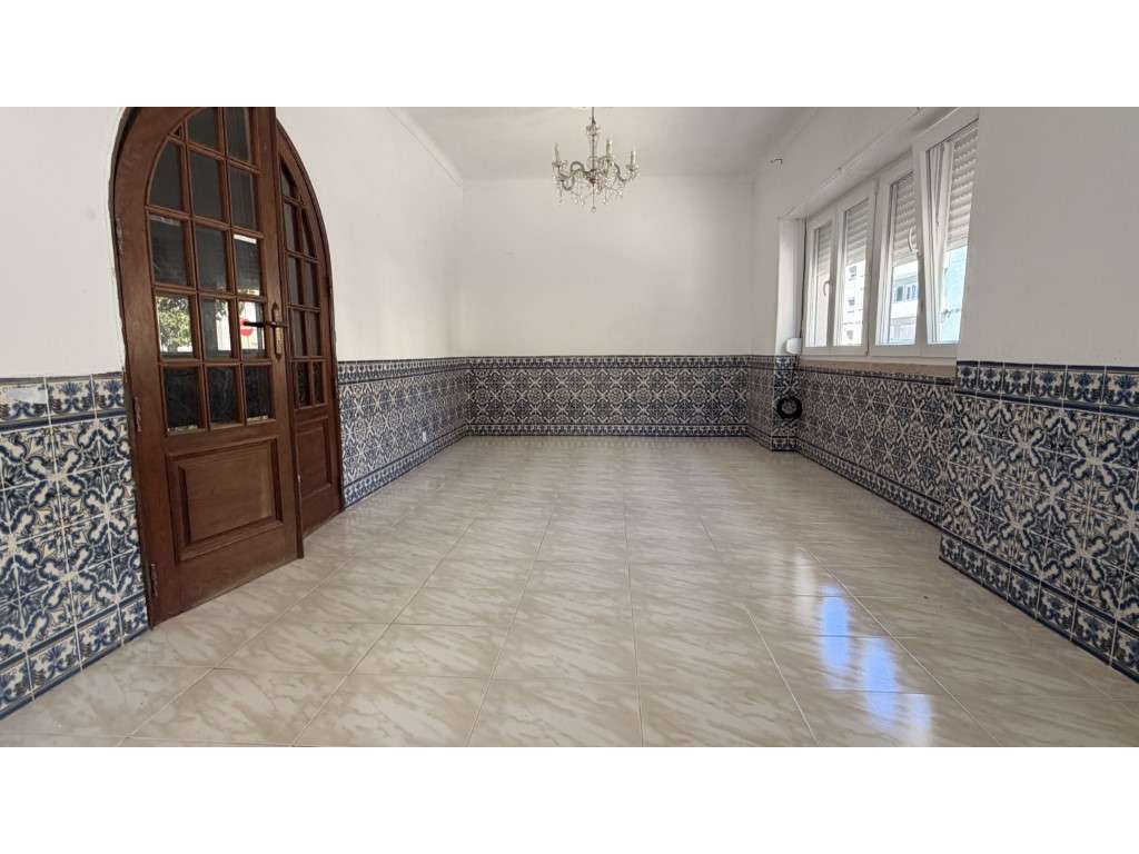 Apartamento T2 em Rio de Mouro com bom estado de conservação e exce...-13