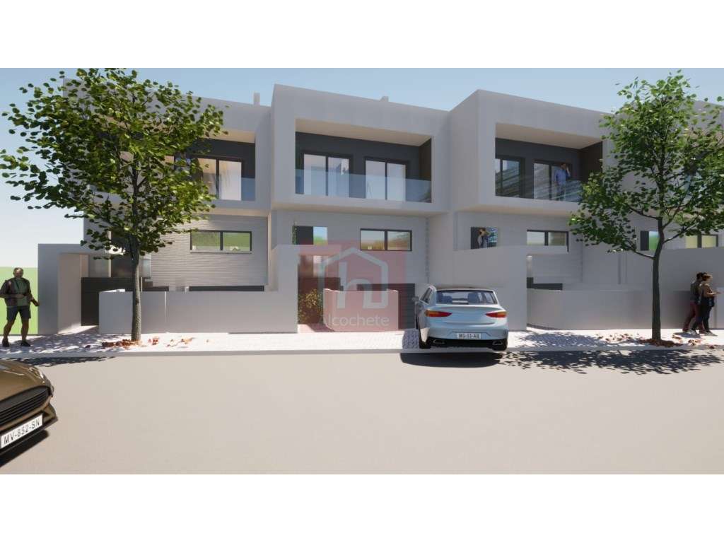 Moradia em banda T3+1 com piscina em Sarilhos Grandes.-7