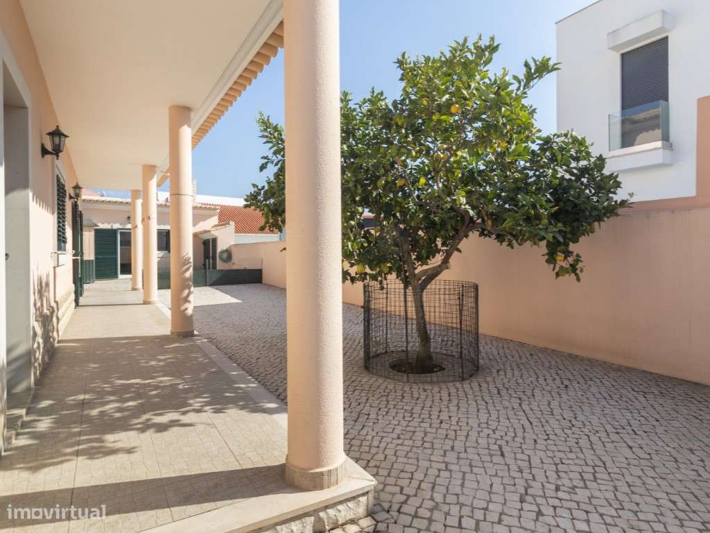 Moradia T4 de Prestígio com Áreas Amplas, Garagem para 2 Carros e C...-36