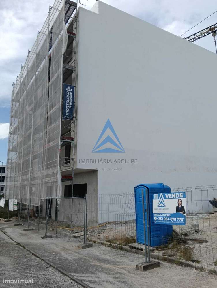 Apartamento T2 - Urbanização Casal Monteiro - Pombal-11