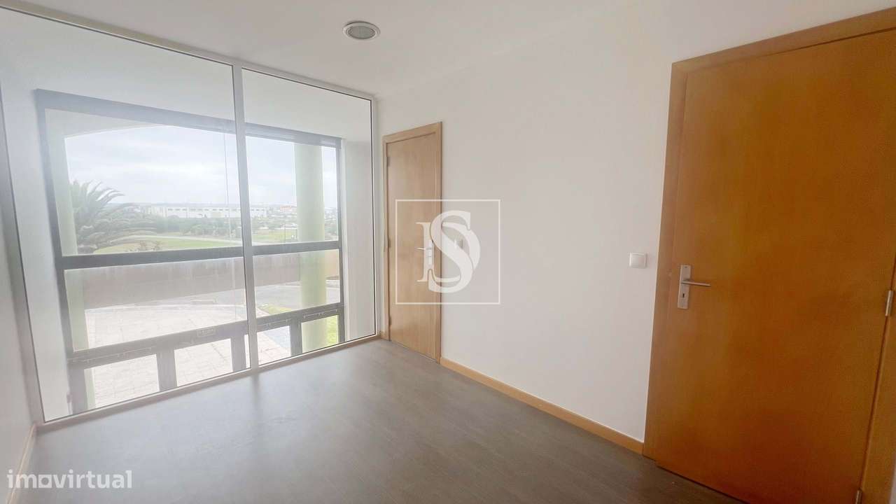 Loja com Mezzanine à venda em Peniche - Grande imagem: 3/14