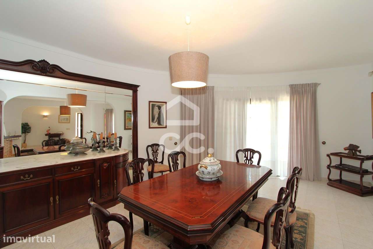 Moradia T4 em Alporchinhos - Porches com Piscina e Vista Mar a 2 minut-11