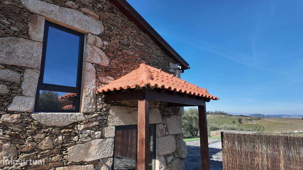 Quinta no Alto Douro Vinhateiro com Projeto Turístico Aprovado-14
