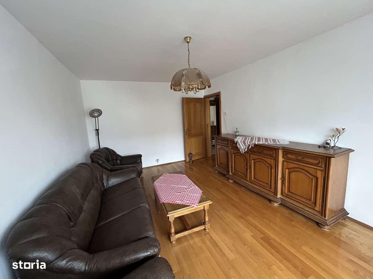 Inchiriez apart.2 cam.dec.st.72 mp,Micalaca 300 pe Faleza, et.3/4. - Imagine principală: 2/11